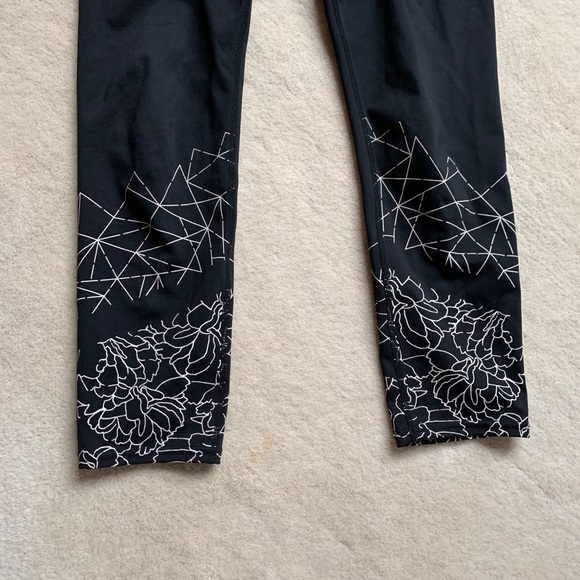 Athleta Sonar Floral Print Running Stretch Crop XS - Picture 5 of 8